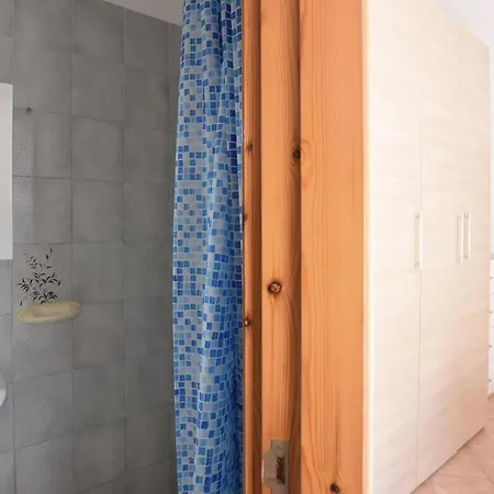 1 Bedroom Amazing In Apartment